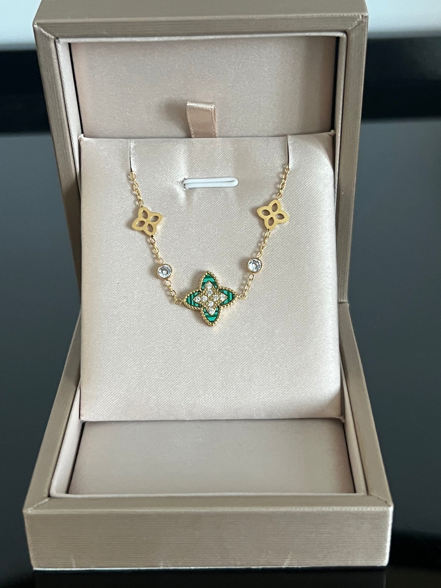 Bracelet Fleur d'Émeraude